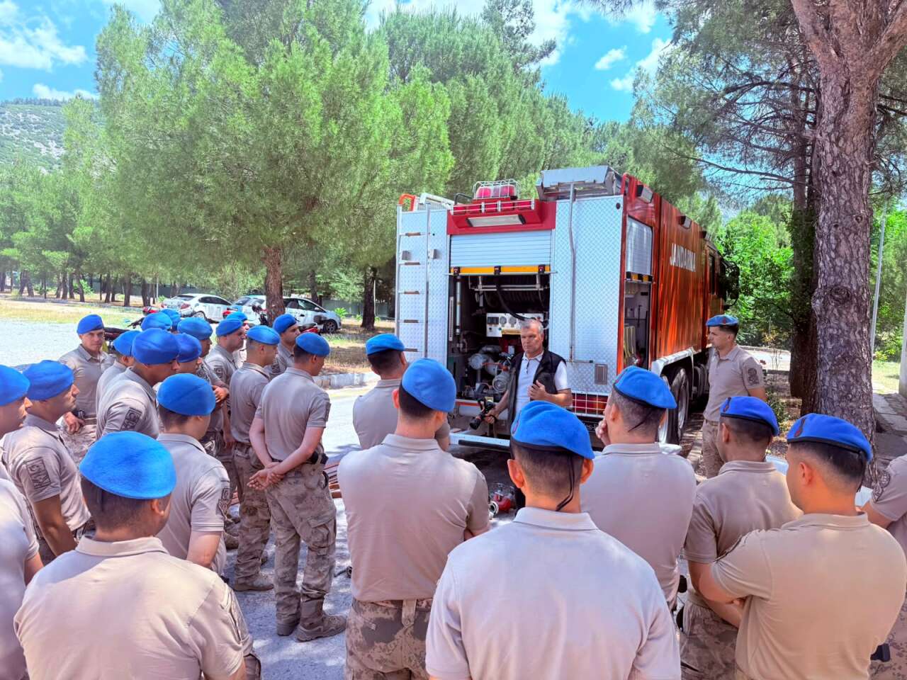 Muğla’da Jandarma Komandolarına Orman Yangınıyla Mücadele Eğitimi Verildi 3